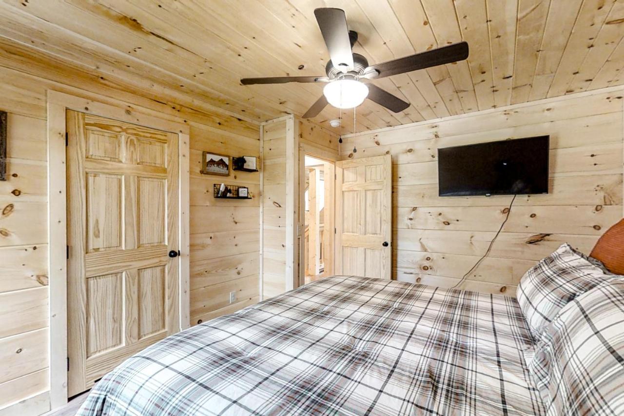 Вилла Misty Mountain Retreat Севьервилл Экстерьер фото
