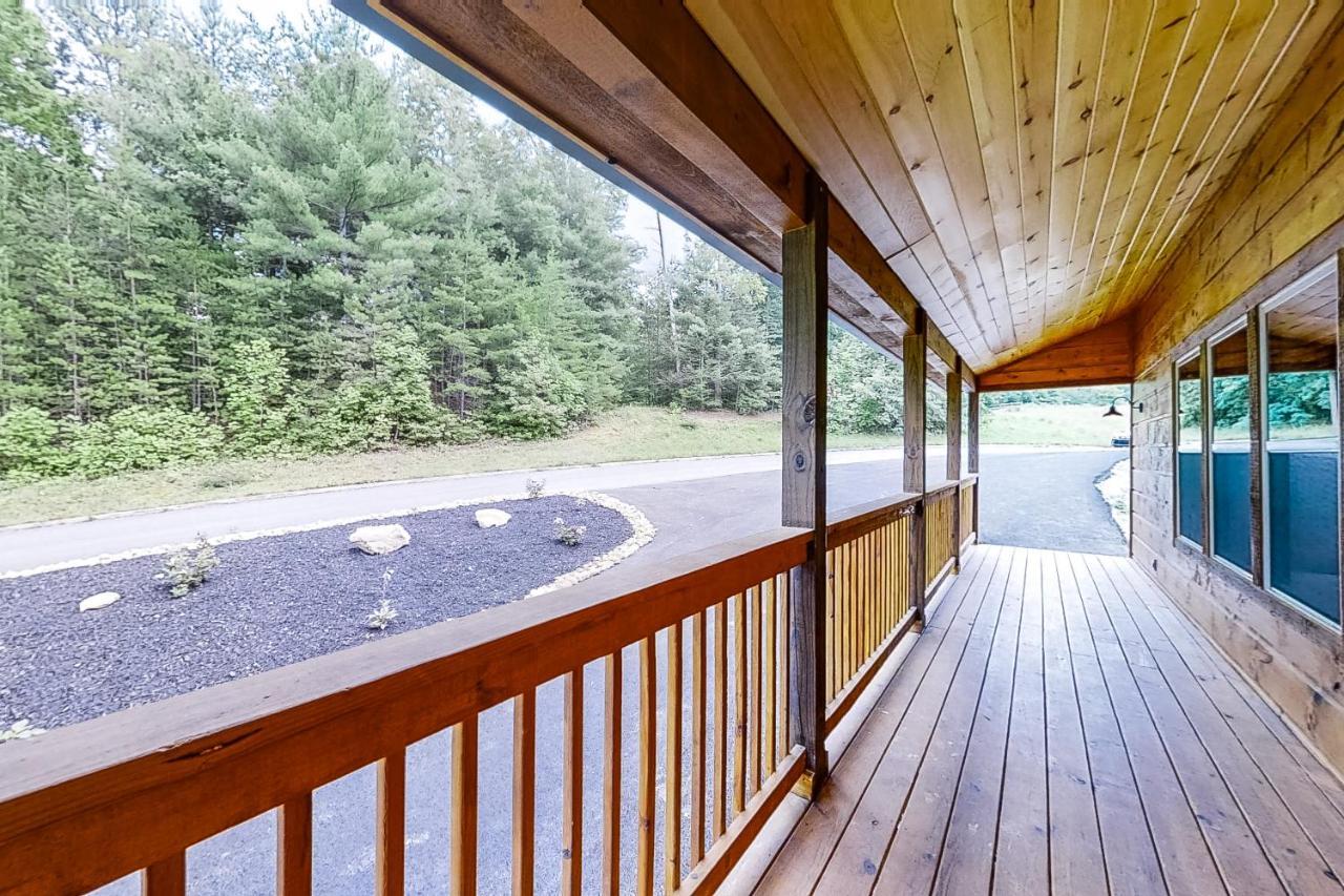 Вилла Misty Mountain Retreat Севьервилл Экстерьер фото