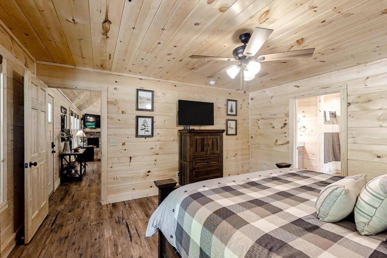 Вилла Misty Mountain Retreat Севьервилл Экстерьер фото