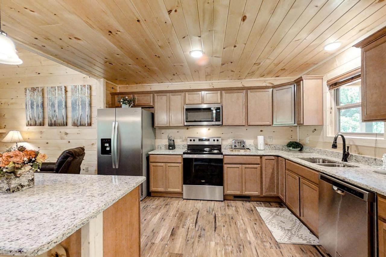 Вилла Misty Mountain Retreat Севьервилл Экстерьер фото